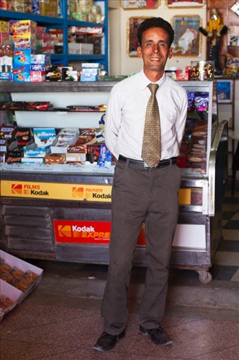 The city of Marrakech and Essaouira are separated by about two hundred kilometers of desert. The bus driver, in exchange for a hot meal, stops at rest station on the outskirts of Chichaoua allowing tourists to shop in that store.