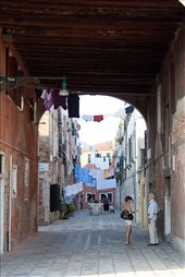 Life of a Venetian: Two people have a lazy afternoon conversation.: by danihansen, Views[545]