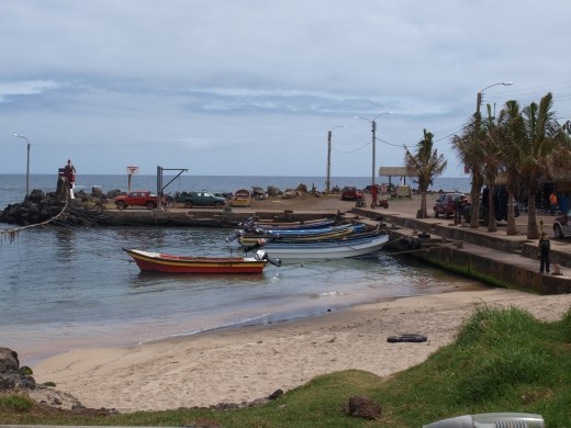 Hanga Roa - 'Caleta Hanga Roa' fishing harbour