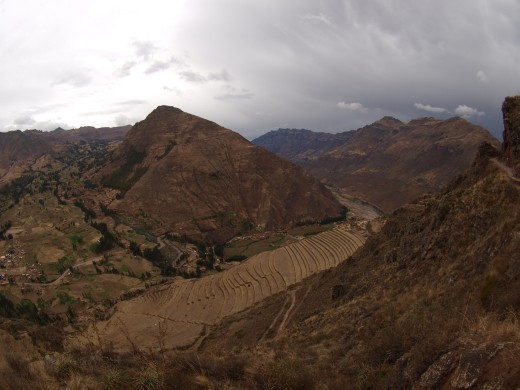 Pisac - Rio Urubamba valley & inca terracing