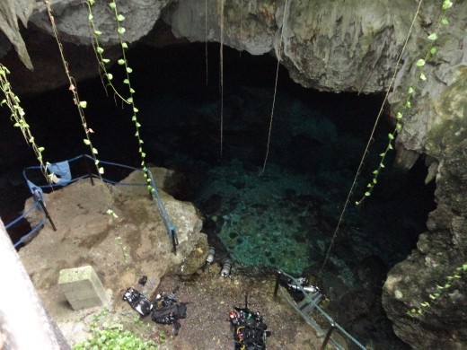 Entrance to Cueva Taina