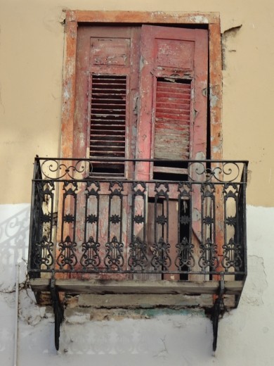 Random colonial buildings