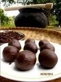 The clay pot and lomonilla to be used for melting the cacao balls: by darediva, Views[785]