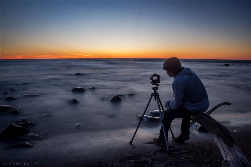 I usually prefer solitude while photographing, company is nice once in a while.