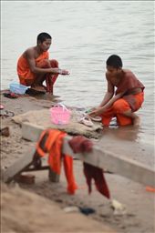 Monks washing their clothes in the Mekong: by daviedm, Views[620]