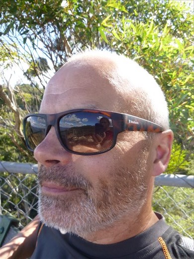 Do you think Mark needs a shave??