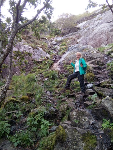 the tricky descent with very dirty hands