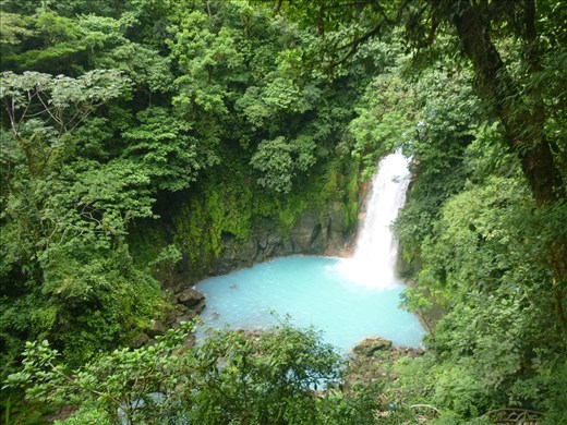wow - rio celeste waterfall