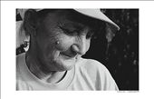 Mrs. Lia, have 56 years old still works in coffee harvest: by daymonfrankilin, Views[413]