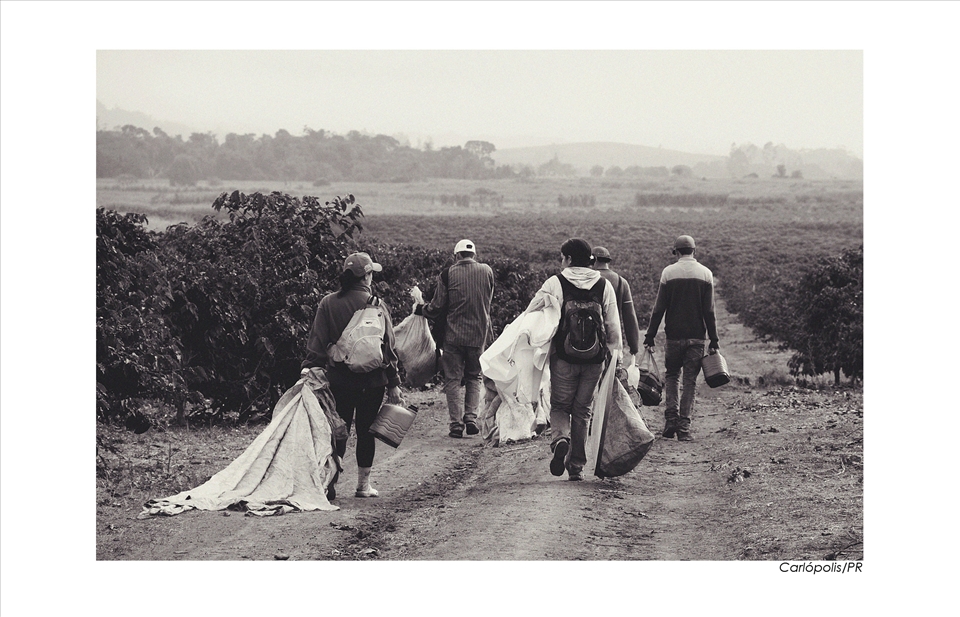 Beginning of the working day, at approximately 07:30 am