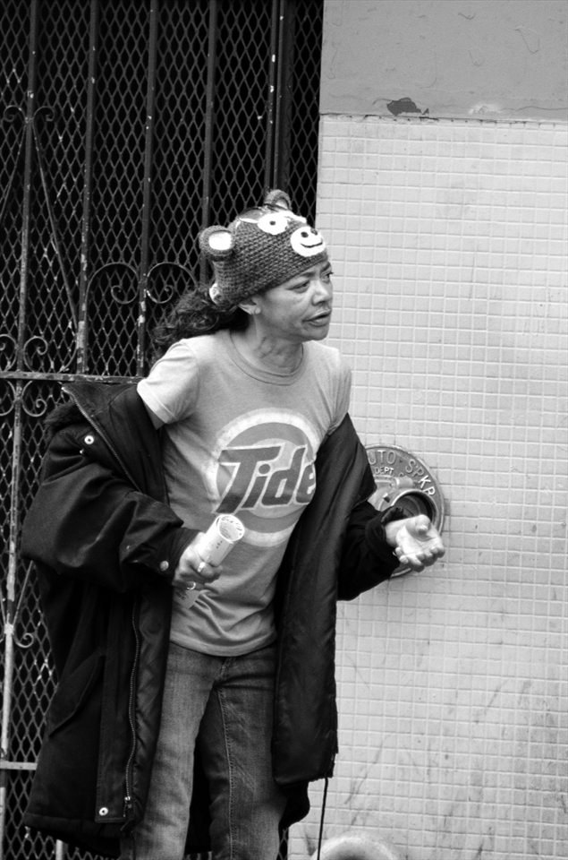 Wondering around in the streets I tried to capture the faces and the expressions of those who seem to have lost their dreams... 