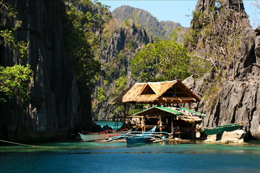 Home sweet home: When we were on tour I saw this little house between the rock formations in the island. This is were the locals rest and eat in their free time. A small, simple place that they call home.