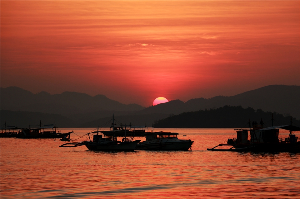 The beautiful sunset: As the day ended we experienced the majestic view of the sunset in Busuanga Island. It was yet the best view I have ever seen, no words can explain the feeling I had as I watched this sunset and I am so happy I got the chance to capture it and cherish this moment forever. 