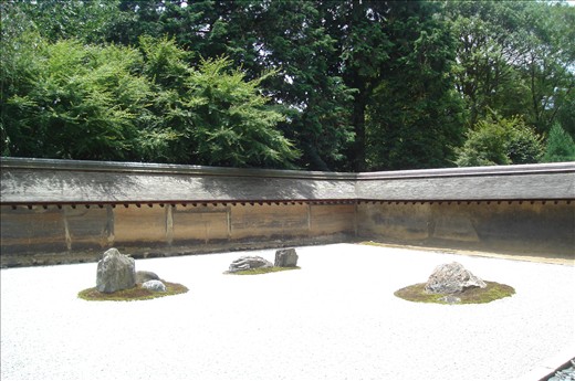 Get the 'heart' of Kyoto in Rock Garden in Ryoanji, a garden with Zen influence