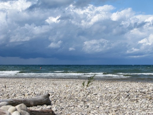 
2. Lake Huron is the third largest freshwater lake on Earth, with a surface area of more than 59,000 square kilometres. Its average depth is 59 metres, but the water levels are falling. 

