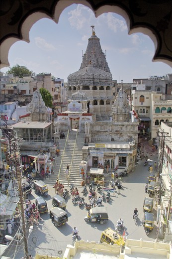 The Jagdish temple is at the geographic and cultural center of Udaipur