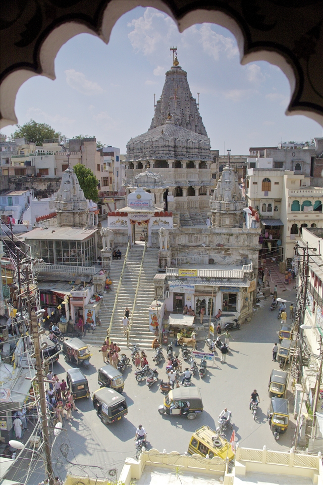 The Jagdish temple is at the geographic and cultural center of Udaipur