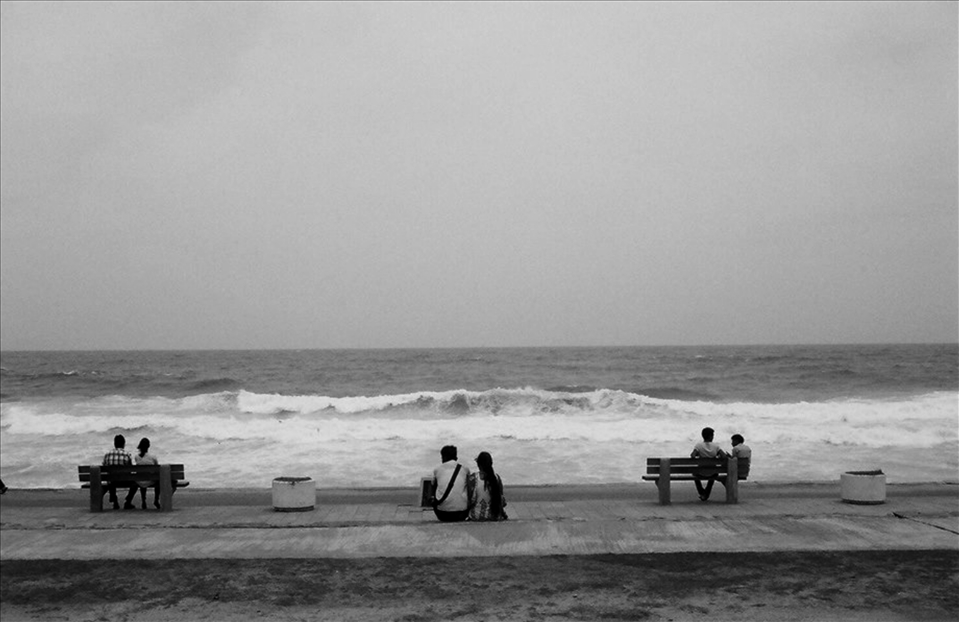 Galle Face Green, In Sri Lanka most couple or lovers will spend their time in public space such as parks or beaches where they can express themselves freely.
