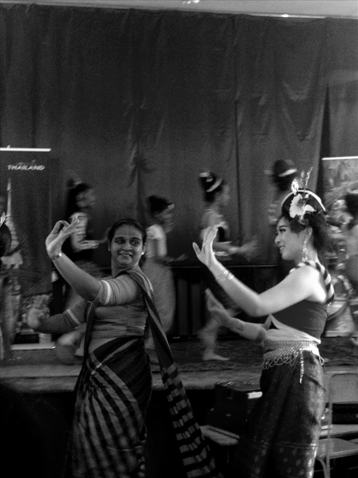Dipaduttamaram Temple, Cultural exchange between Thai dancers and Sri Lankan students and teachers of Prince College. The event might be short but the bonds and memories will lasts.
