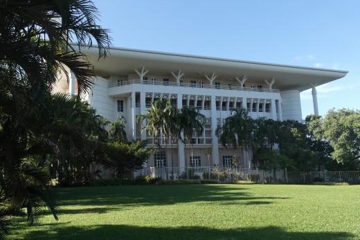 I love the shape of this building.