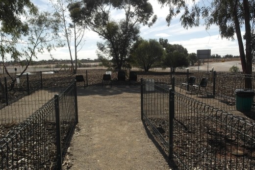 Outdoor smoking area at the airport !!!