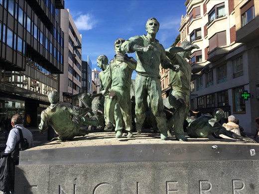 Bronze statues of running with the bulls 😢