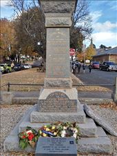 Ross. Cenotaph in the middle of the Main Street.: by dianne_peter, Views[109]