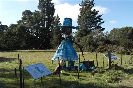 These blue statues are in support of the farmers who suicide. 😢