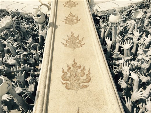 The path to the White Temple, representing the journey from hell to heaven.  