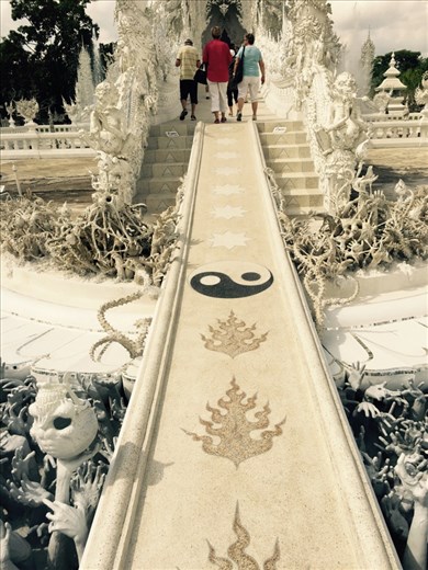 Detail of the entrance to the White Temple. The grasping hands on either side of the ramp represent earthly suffering and human temptations. 