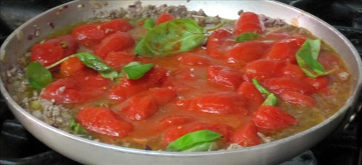 Pasta sauce in the making