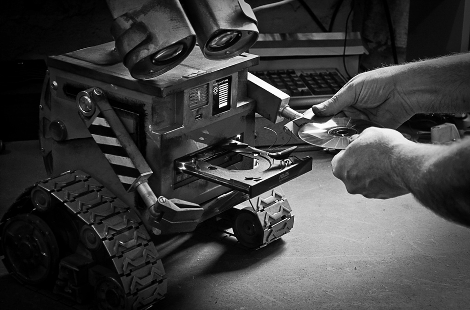 One of his ingenious creations - a modern computer placed inside the body of a robot WALL-E, a famous hero of the animation of the same name.