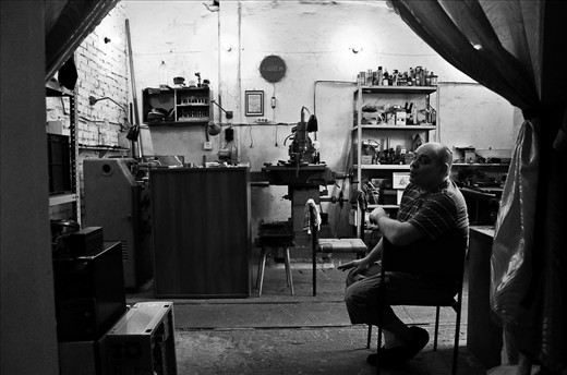 Valery’s studio consists of two rooms, one of which is living one. In the working room there are milling and turning machines, where he creates works of art from the elementary materials. His favorite style is steampunk: the installations from wood, copper and brass resembles in its design the steam engine. 