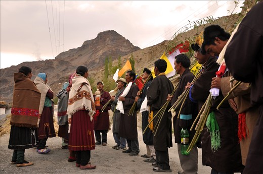Lilting to the narrative of local deities and folklore, hymns are sung as cold mountain air blends with the melody.  After that, the women brief the men, before the latter proceed to Lapse, where prayer flags are tied.