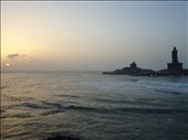 This is the sunrise i captured in kanyakumari..best known for sunrise point: by divyasena, Views[335]
