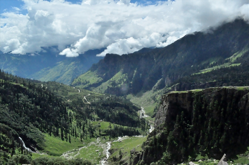 The road to Rohtang Pass is filled with beautiful mountains and cascading waterfalls. One would never guess that Rohtang means 'pile of corpses' as many people died here while trying to cross the pass.