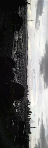 Panorama vom Yachthafen mit der Innenstadt im Hintergrund