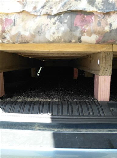 Ich habe ein Auto! Und baute das Bett selber.