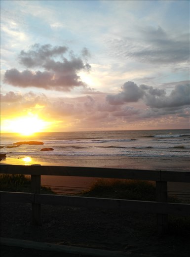 Am Abend, der Sonnenuntergang bei Port Waikato.
