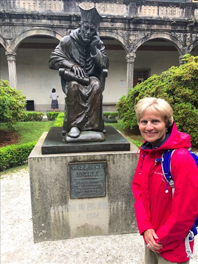 DMS Univ Santiago statue