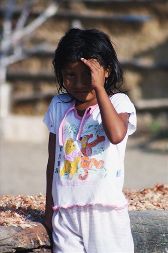 2.“Curious eyes” - 
With a curious gaze, Iiwa-Kashi (wayúu name that means “Spring-Moon”) observes suspiciously the group of young strangers getting closer to her ranchería. 
