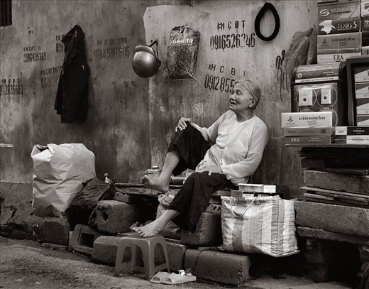 1.	In the streets of Vietnam there are a number of street vendors. Most were fem