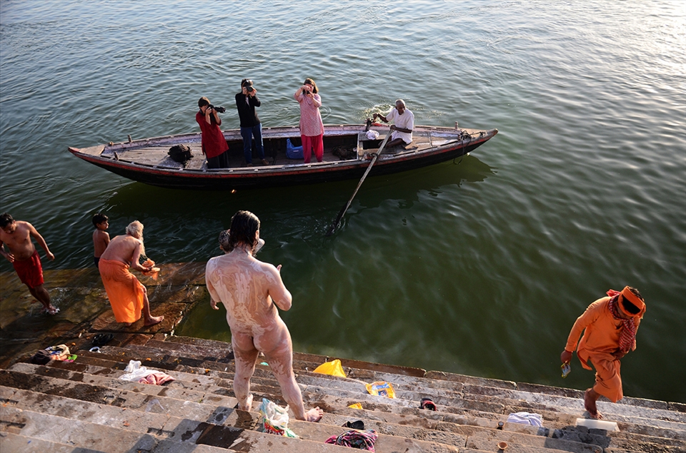 FREE MODEL FOR THE PHOTOGRAPHERS, NO NEED FOR MODEL RELEASE.