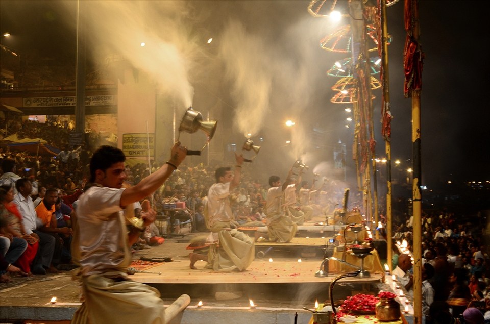 THE MOST POPULAR AND SPECTACULAR EVENT IN VARANASI GHAT.