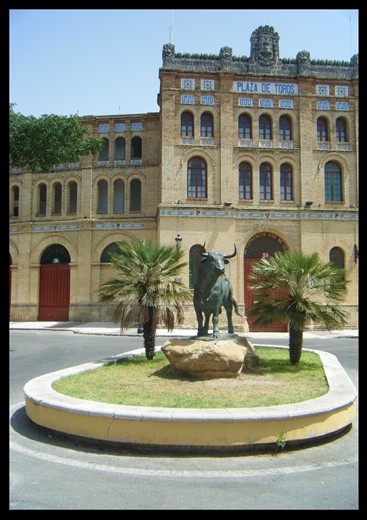 Statue of  Bull  infront of  Bull-Ring