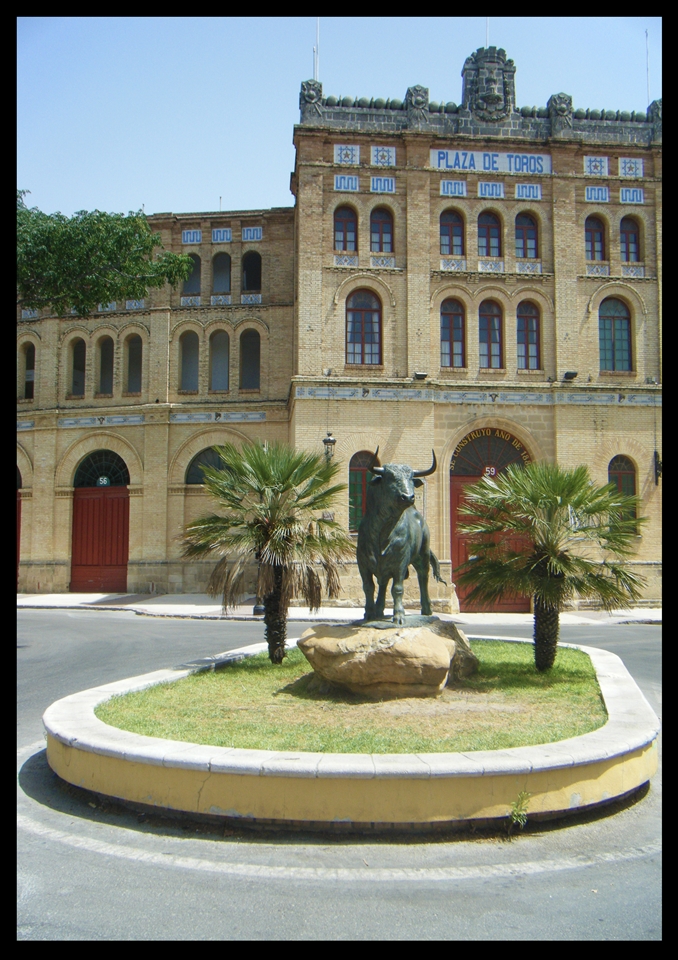 Statue of  Bull  infront of  Bull-Ring