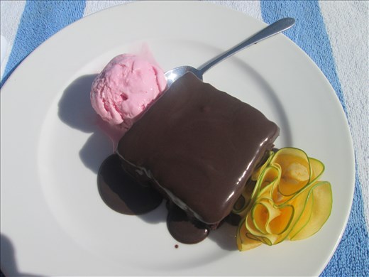 I couldn't resist the chocolate cake! 