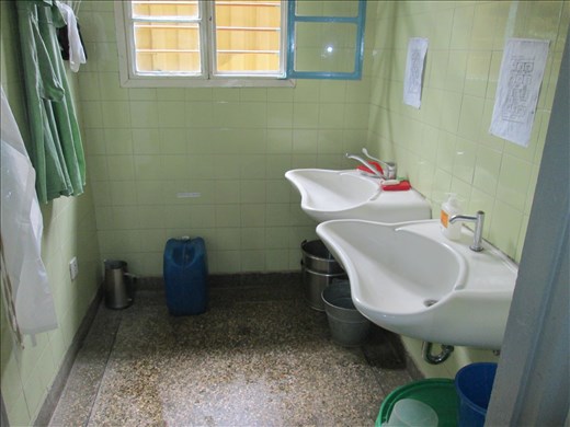 Surgeon's scrubbing area 