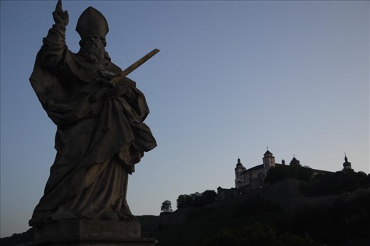 We can see the Marienberg fortress from the Old Main bridge, where the statues of saints are there.