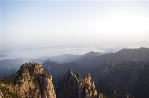 Early morning at the Monkey gazing over sea of cloud - Huangshan, China